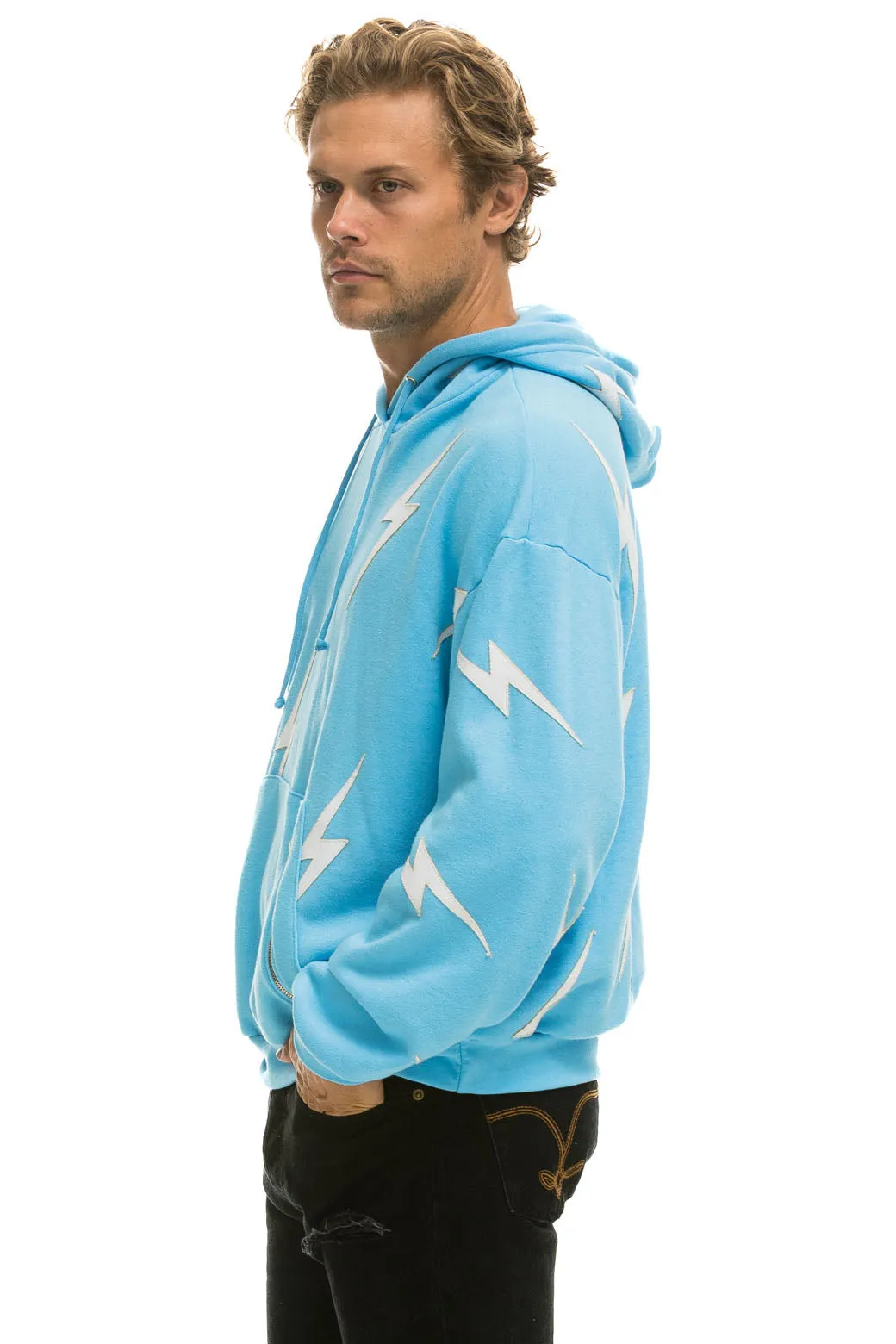 BOLT STITCH REPEAT RELAXED PULLOVER HOODIE WITH POCKET ZIPPERS - SKY // WHITE