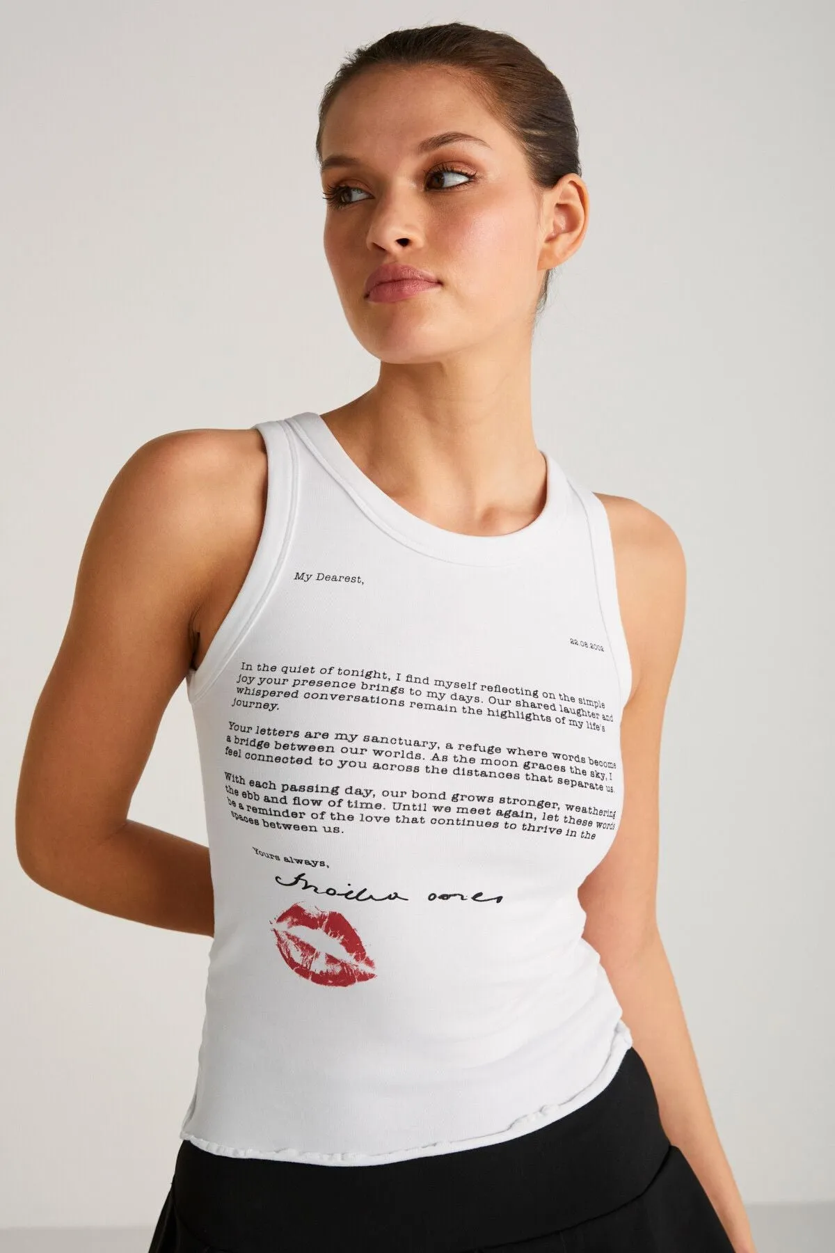 Calluna woman fitted mold text printing detailed sleeveless knitting white t-shirt