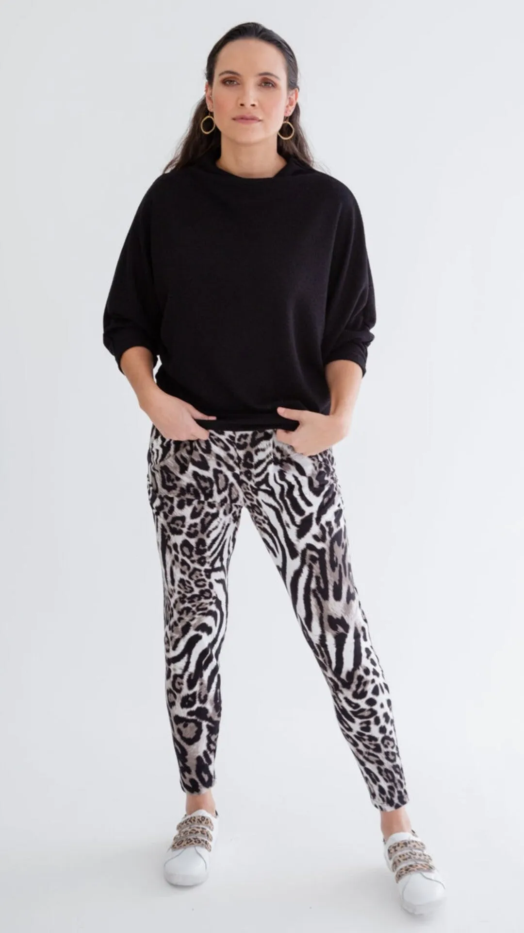 Chivonne Animal print Pants