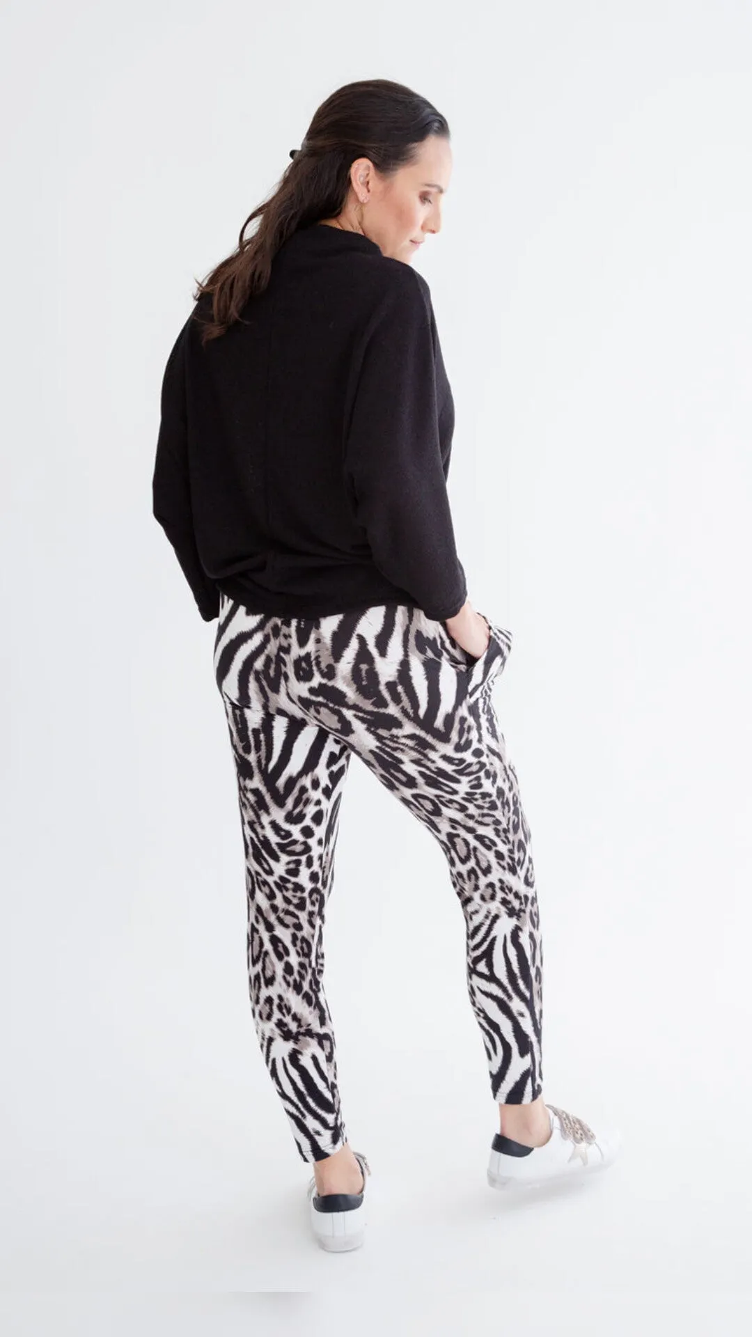 Chivonne Animal print Pants